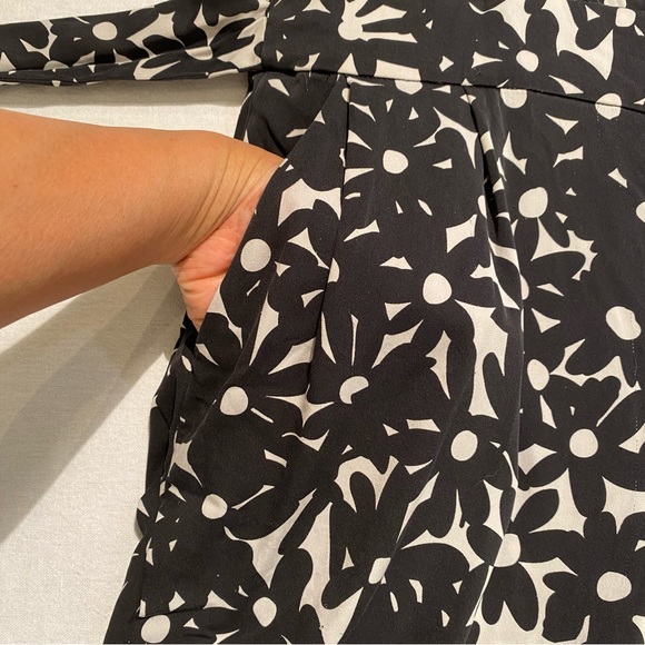 Diane Von Furstenberg DVF Purdy Black and White Floral Jumpsuit Size 2 - Picture 12 of 16